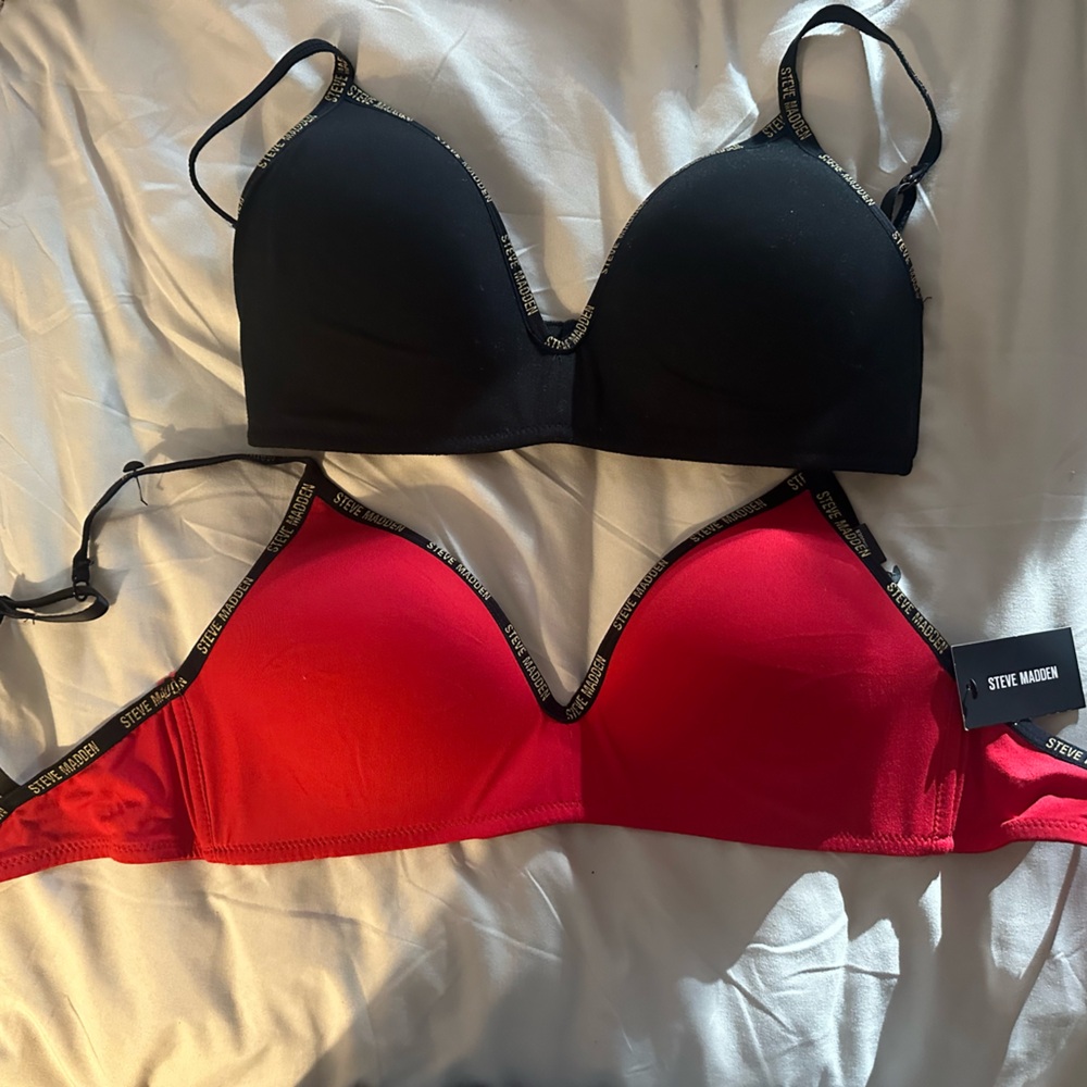 Brand new 2 pair Steve Madden bra set!!!